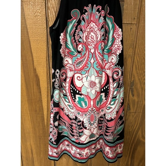 New York & Company high neck sleeveless shift dress - Picture 4 of 6